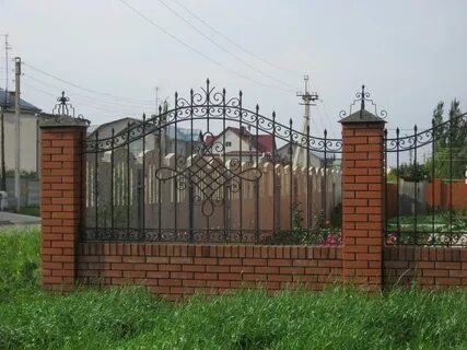 Кирпично металлическое