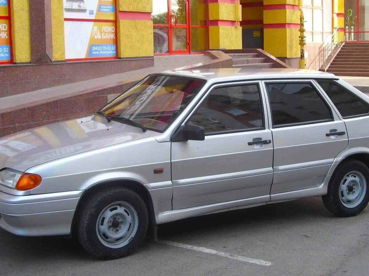 ваз 21 14 серебристый. ваз 2114. ваз 21014. 2114 на аву. машина ваз 21014.