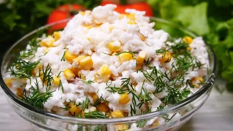 Салат с рыбой рисом и кукурузой