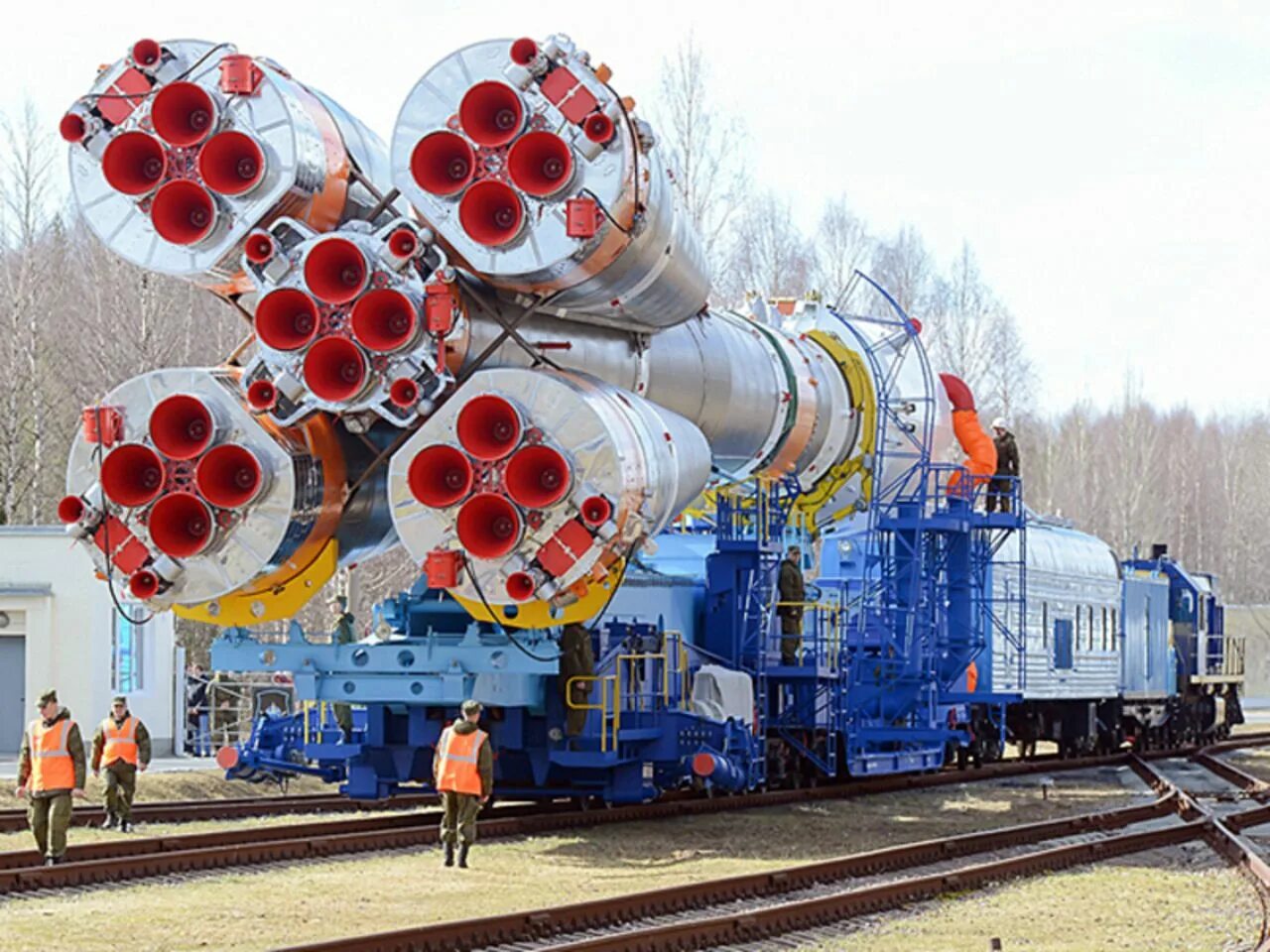 Космодром мирный архангельская область. Ракета космодром плесецк. Ракета-носитель "ангара-а5". Город мирный архангельская область космодром. Стартовый комплекс союз плесецк.