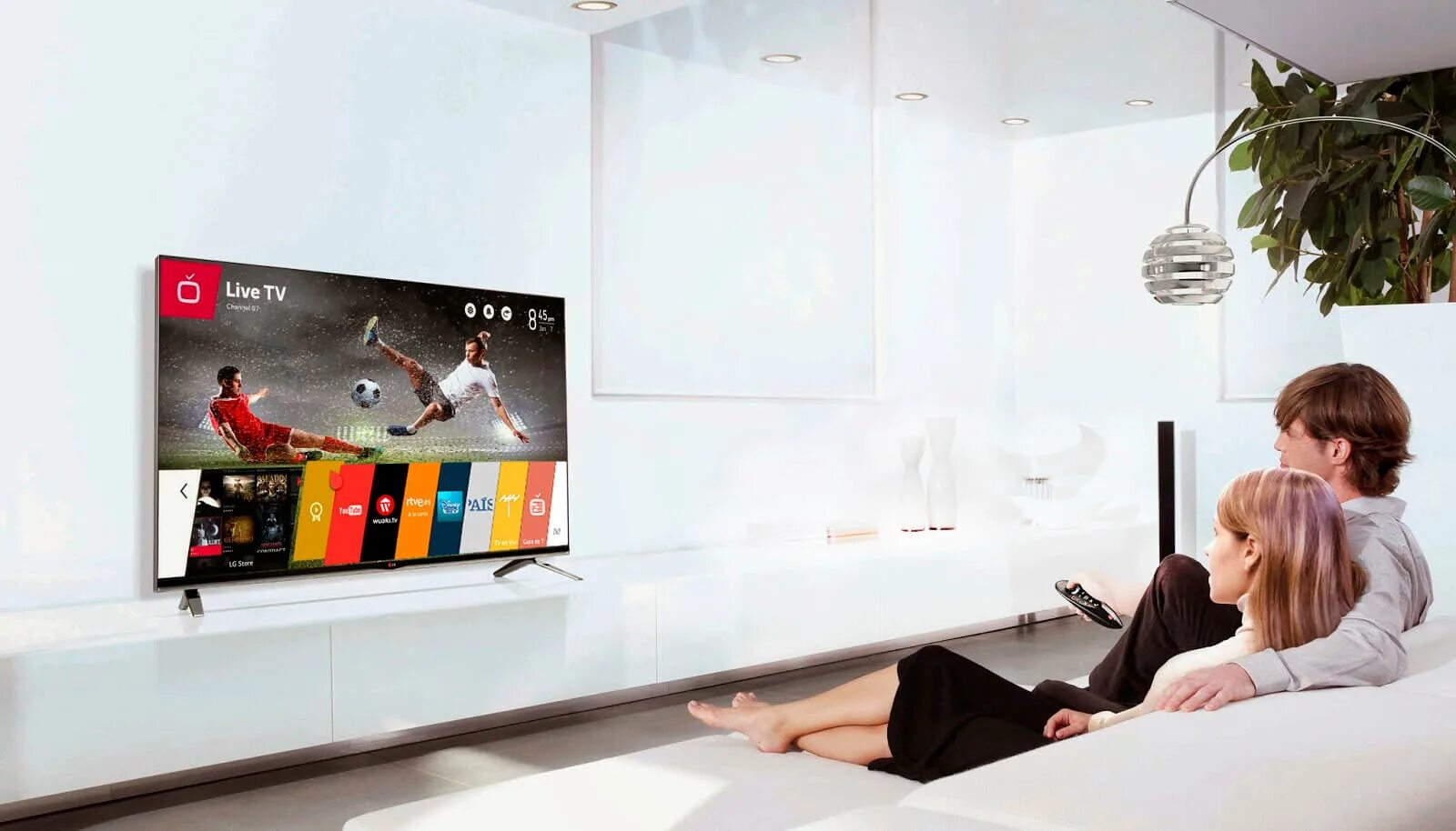 Покупать телевизор бывшие. LG Smart TV. Телевизор LG Smart TV banner. LG Smart TV WEBOS.
