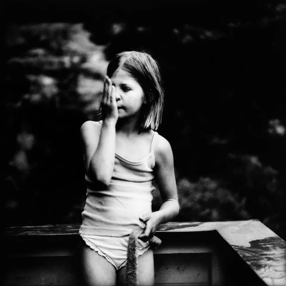 салли манн (sally mann. маленькие девчонки. маленькая девочка запрещенное. салли манн, фотохудожник / sally mann, photographer. красивые маленькие девчонки.