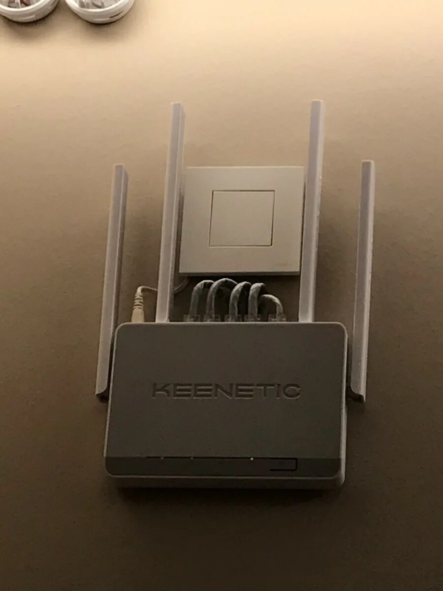 Wi fi роутер keenetic extra kn 1711. Keenetic extra kn-1711. keenetic extra (kn-1711) кнопки. keenetic extra (kn-1710). keenetic kn-1711.