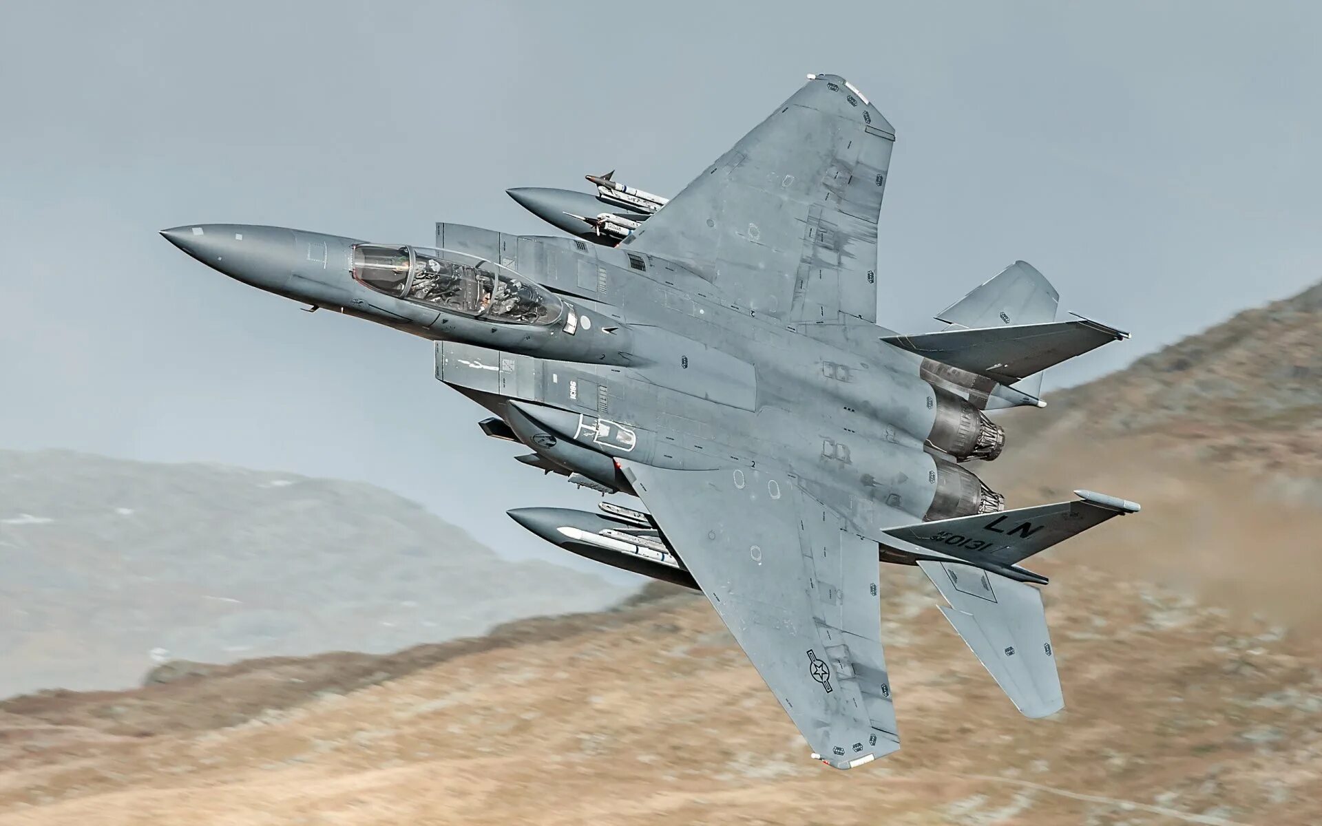 Истребитель оружие. MCDONNELL Douglas f-15e Strike Eagle. Самолёт f-15e Strike Eagle. F-15 Strike Eagle. Ф15 игл.