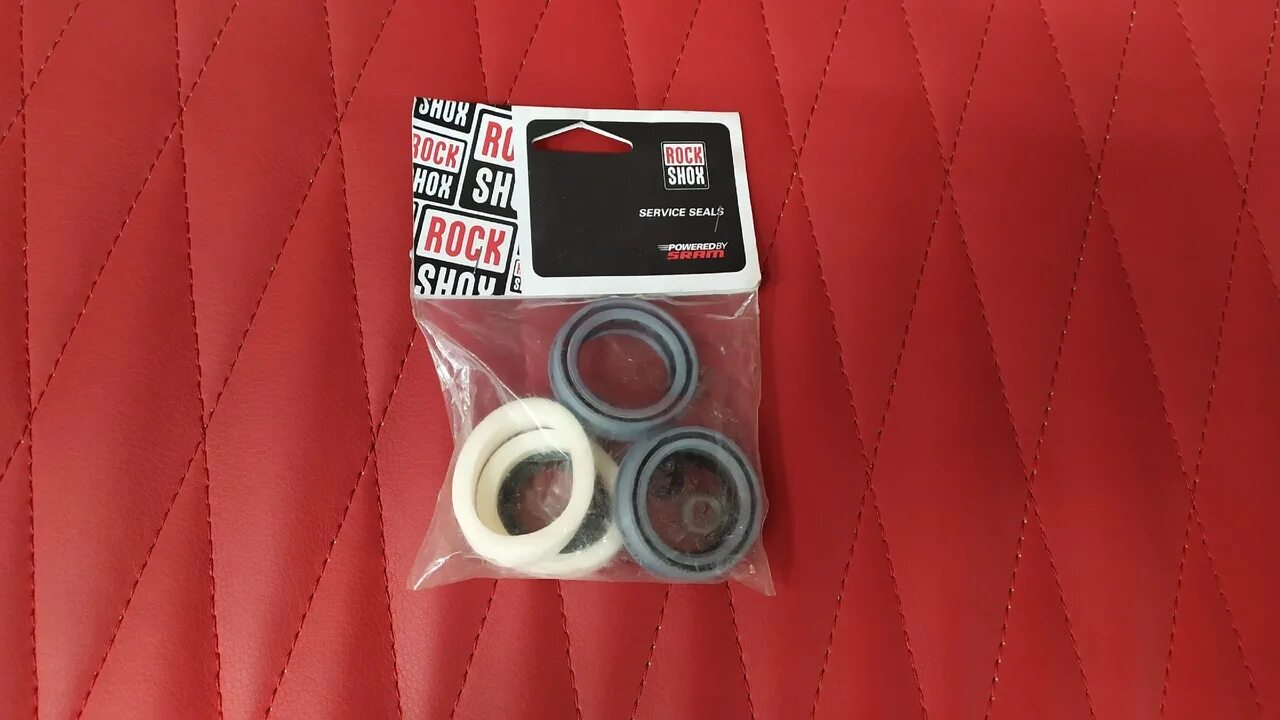 Rock shox ремкомплект. Ремкомплект вилки rock shox 32. манжета демпфера rock shox. отбойник вилки rock shox 32. резиновый отбойник для штанов rock shox 32.