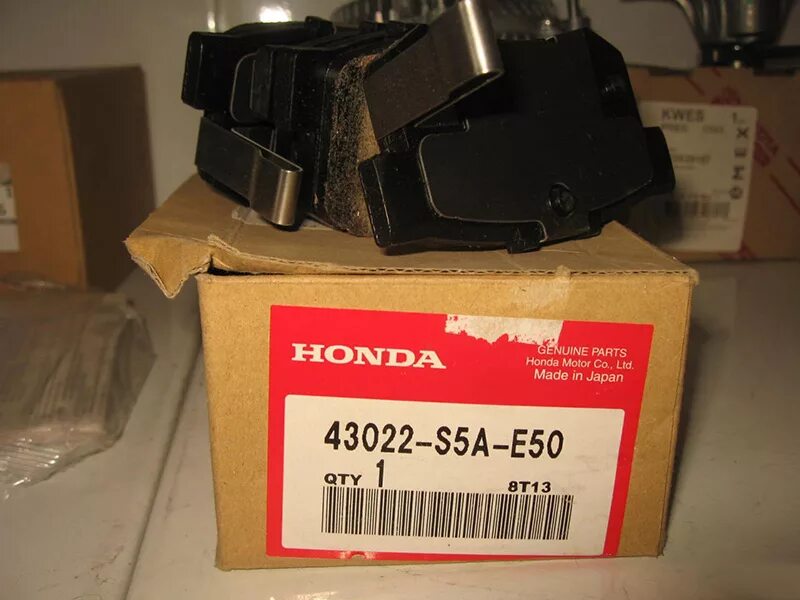 Тормозные колодки nissin на хонда цивик. Пружина зад колодок honda civic. Колодки тормозные хонда цивик. Тормозные колодки хонда цивик 4д. Колодки задние хонда срв 2013 артикул.