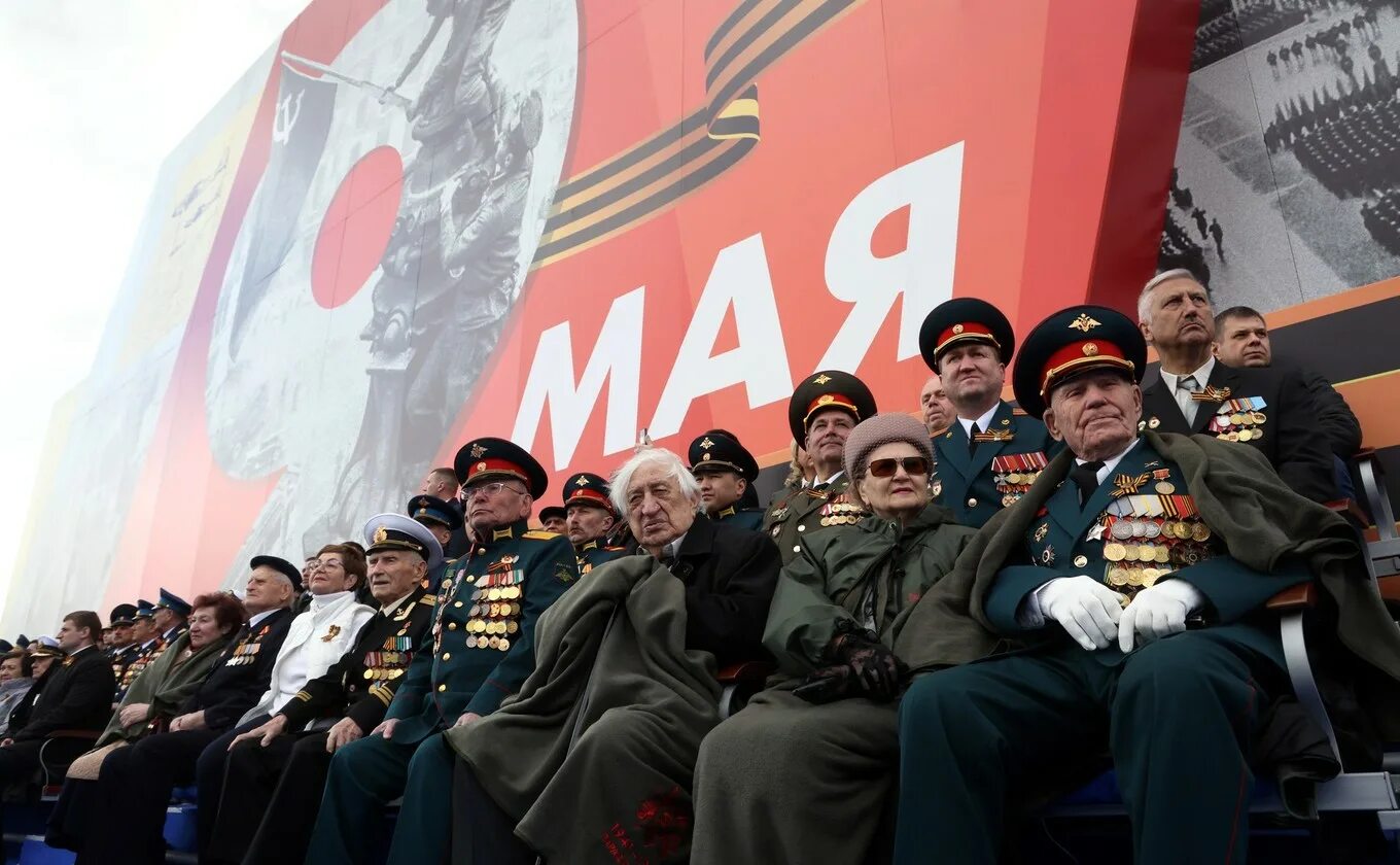 Парад 9 мая Москва. Ветераны на параде Победы 2022. Военный парад на красной площади в Москве 2022.