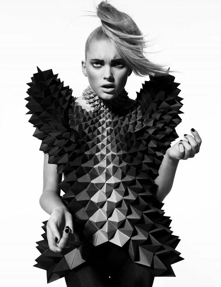 Айрис Ван Херпен. Iris van Herpen дизайнер. Креативные Наряды. Необычные Наряды моделей. Мод creative