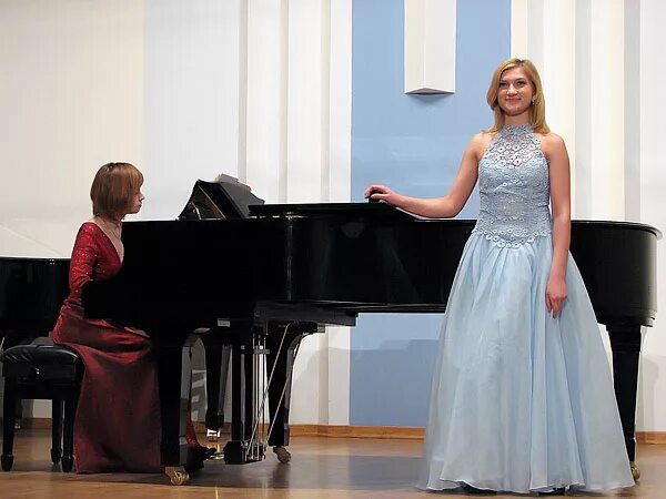 дарья меццо сопрано. концертное платье для девочки пианистки. екатерина маклярская пианистка. пианистка в платье. лактюшкина виктория академический вокал.