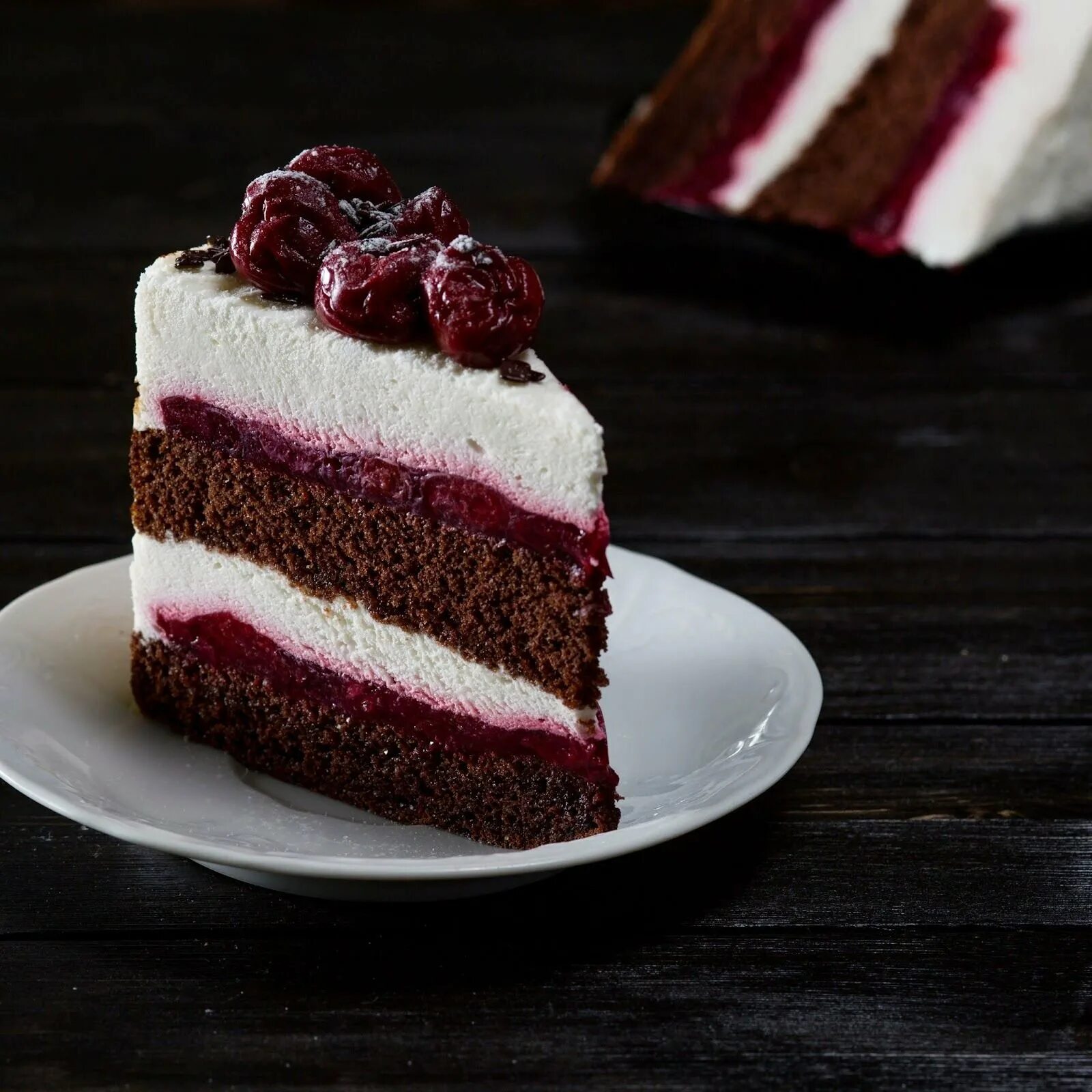 Торт черный лес классический с вишней рецепт. Торт "чёрный лес" (Black Forest Cake). Шварцвальдский вишневый торт черный лес. Торт Шварцвальдская вишня. Торт вишневый Шварцвальд.