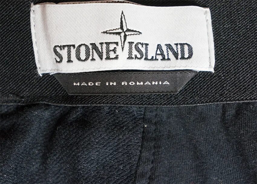 Stone Island made in Italy бирка. Верхняя бирка Stone Island оригинал. Бирки Stone Island 2022. 1999 Stone Island бирки. Верхняя бирка