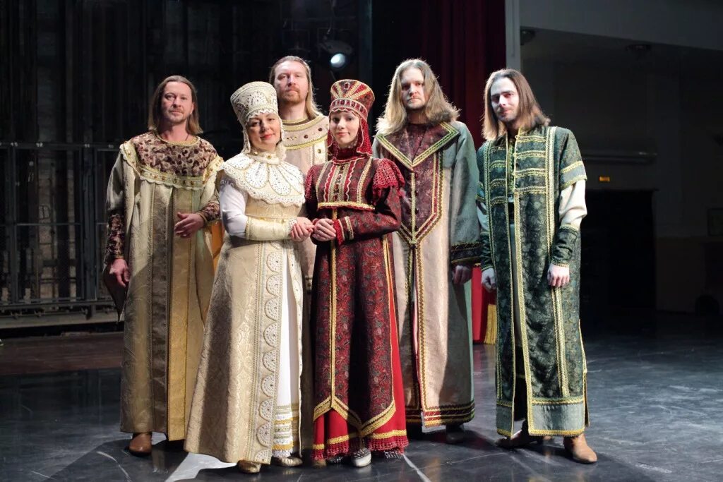 Духовная музыка. Сообщение о духовной музыке. Ансамбль светилен. Образы музыки русская народная и духовная. Пасхальный четверг 20 апреля.