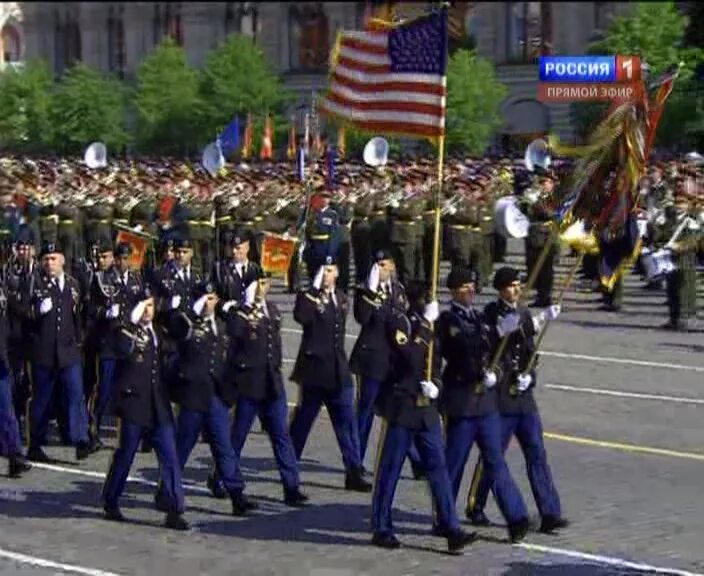 Парад Победы 2010 в Москве. Парад Победы в Киеве 2010. Меркель на параде Победы в Москве 2010. Парад Победы 2010 в Москве американские солдаты.