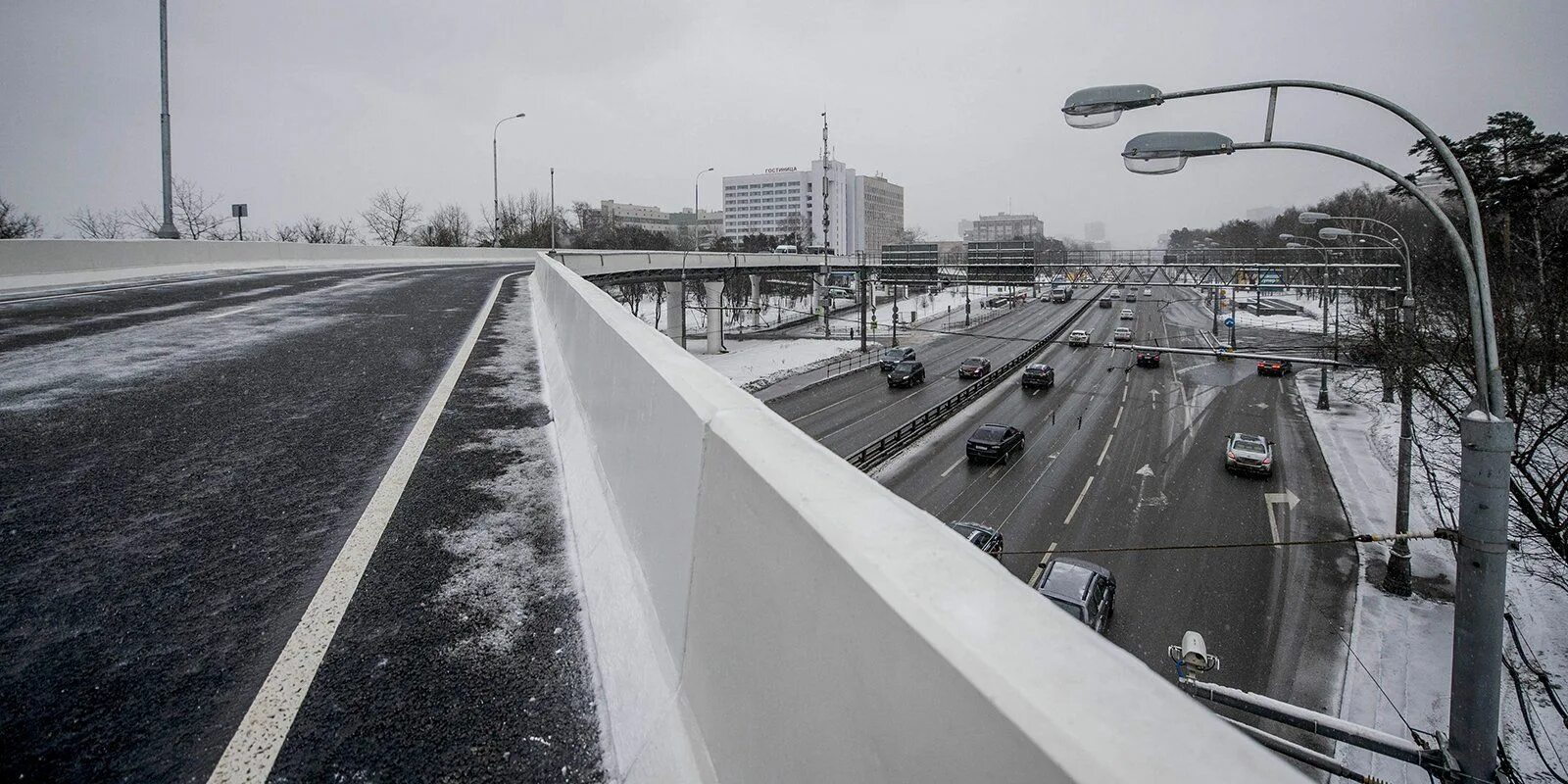 Вылетные магистрали Подмосковья. Волоколамское шоссе Московская область. Эстакады зимой. Магистраль зимой.