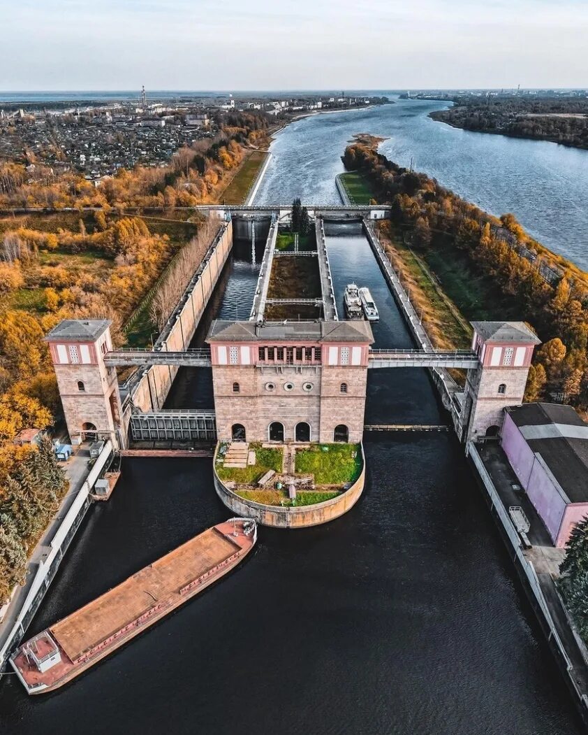 Шлюз управления. Рыбинский гидроузел шлюзы. Рыбинск шлюзы экскурсия. Шлюзы Рыбинского водохранилища. Рыбинская ГЭС Рыбинск.