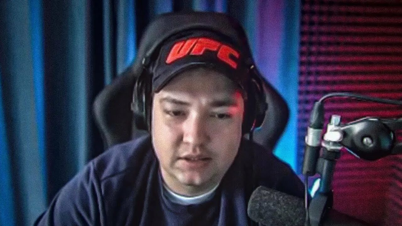 Головач серега сидит. Лена головач стример толстый. Головач стример. Головач твич. Головач твич.