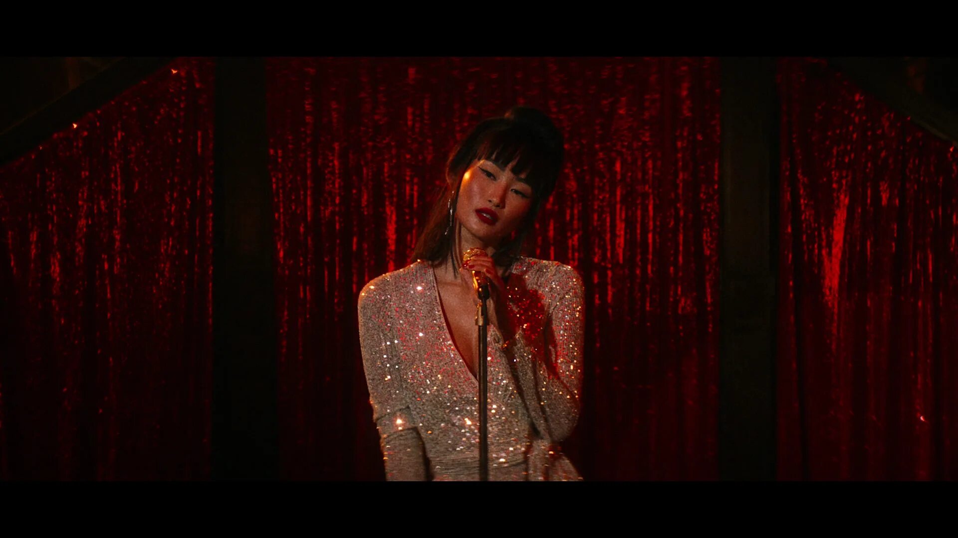 The weeknd dawn fm 2022. джин бтс астронавт. Blinding lights актриса. клип тэ. The weeknd 2015.