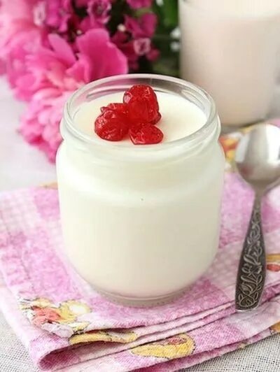 Творожное мороженое. Йогурт со сгущенкой. Творожно сливочный крем. Творог со сгущенкой. Сливочно сметанный крем.