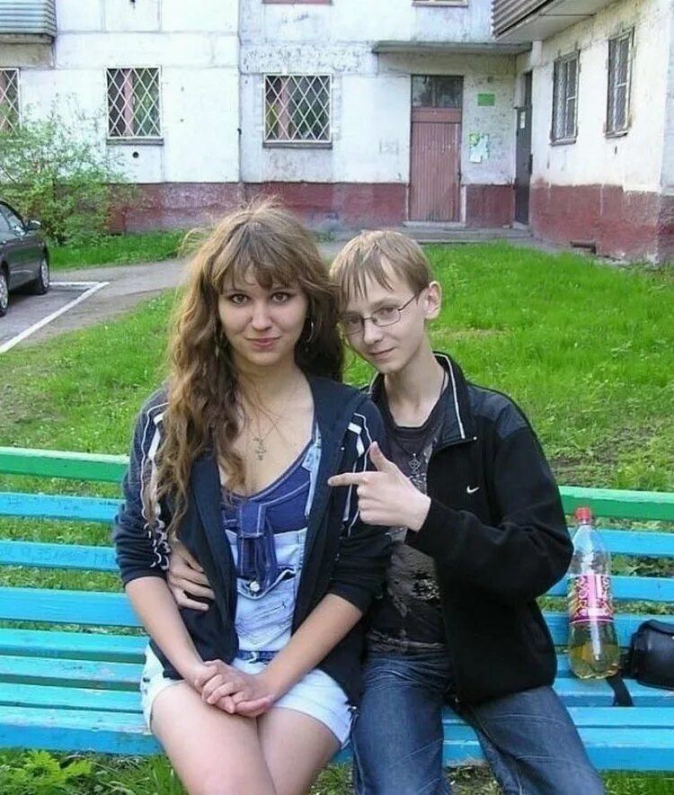 Альфа самец школьник. Сельские девочки подростки. Дворовые девушки. Типичная ПТУШНИЦА
