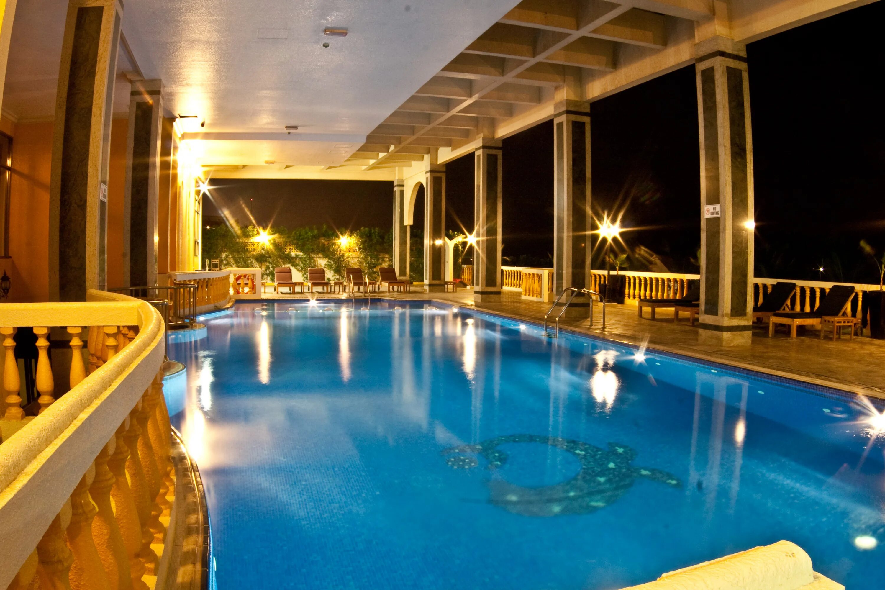 Sahara beach resort 5. Sahara beach resort spa 5 шарджа. sahara beach resort spa ex royal beach 5 оаэ шарджа. сахара отель шарджа 5. отель 5* royal beach hotel шарджа.