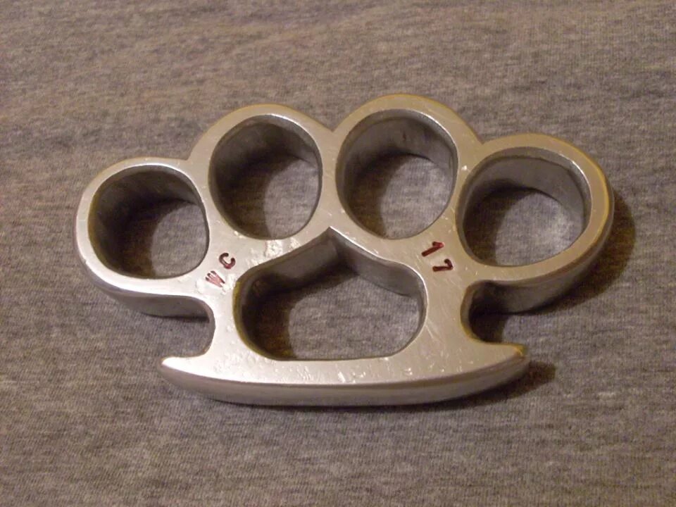 Knuckle duster