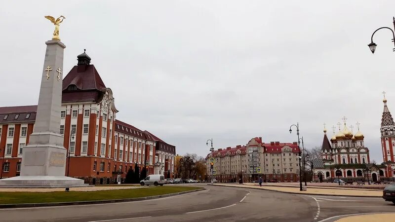 Погода в гусеве самая точная. Площадь Гусева Калининградской области. Гусев Калининградская область архитектура. Гусев архитектура Калининград. Новая площадь в Гусеве Калининградской области.