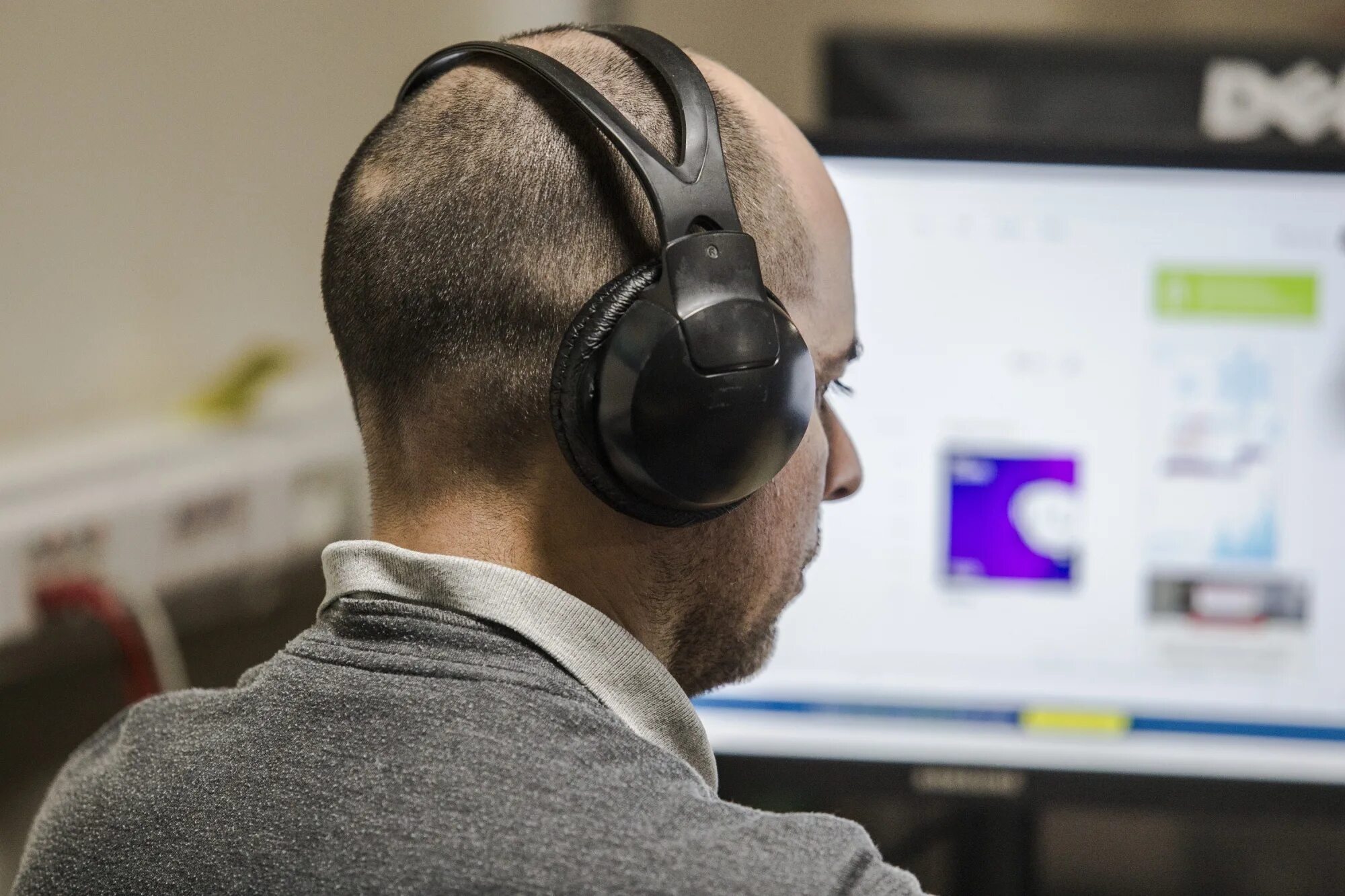 прослушать 1 час