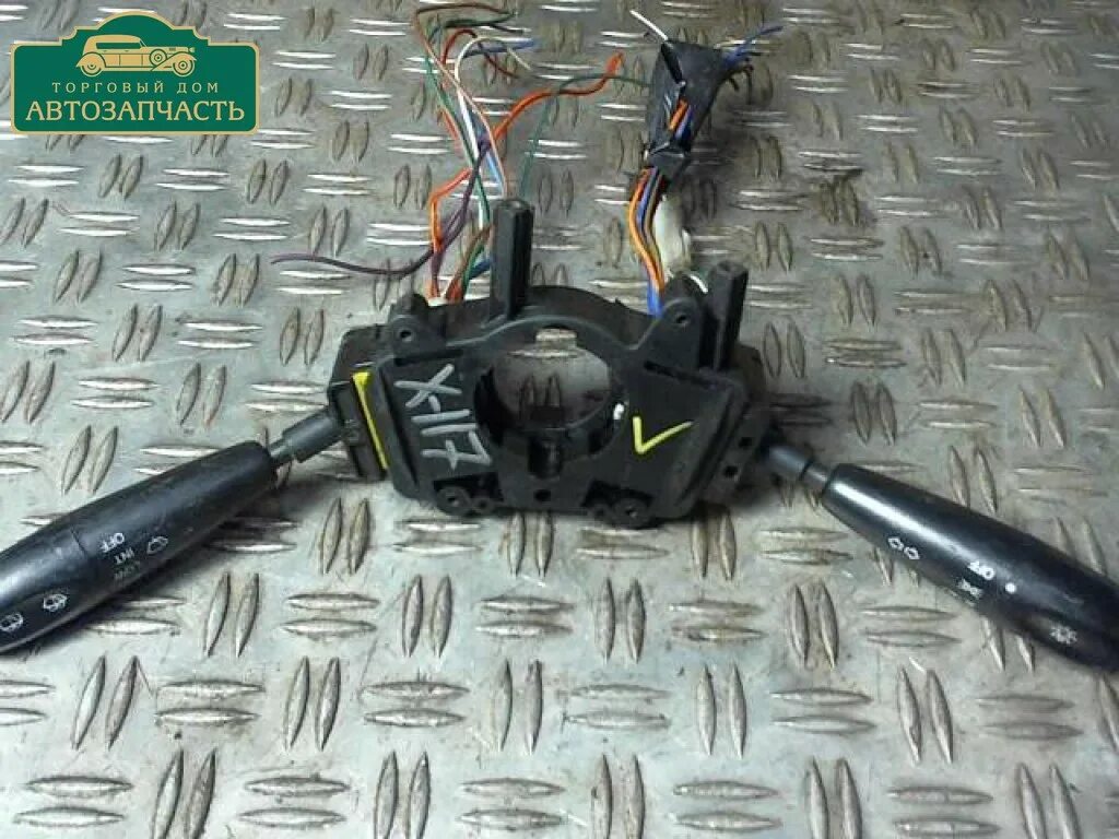 подрулевой переключатель света matiz 0. подрулевой переключатель матиз 0. переключатель поворотов матиз 0. матиз подрулевые переключатели крепление. подрулевой переключатель дэу матиз 1.