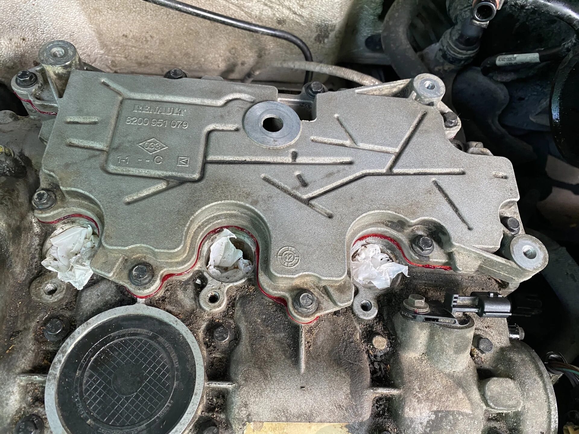 Сапун меган. Сапун рено меган 2. крышка маслоуловителя рено меган 2. renault 118377804r прокладка маслоотделителя. сальник сапуна рено меган 2.