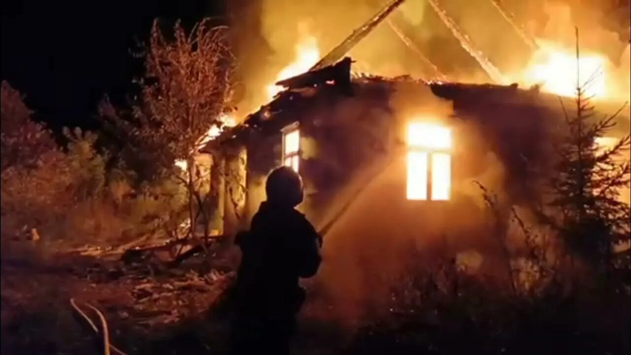 Пожар в кирпичном доме. Разбор пожаров происшедших на охраняемом объекте. Пожары 2014 г. Пожары в калифорнии. Пожар в североуральске сейчас.