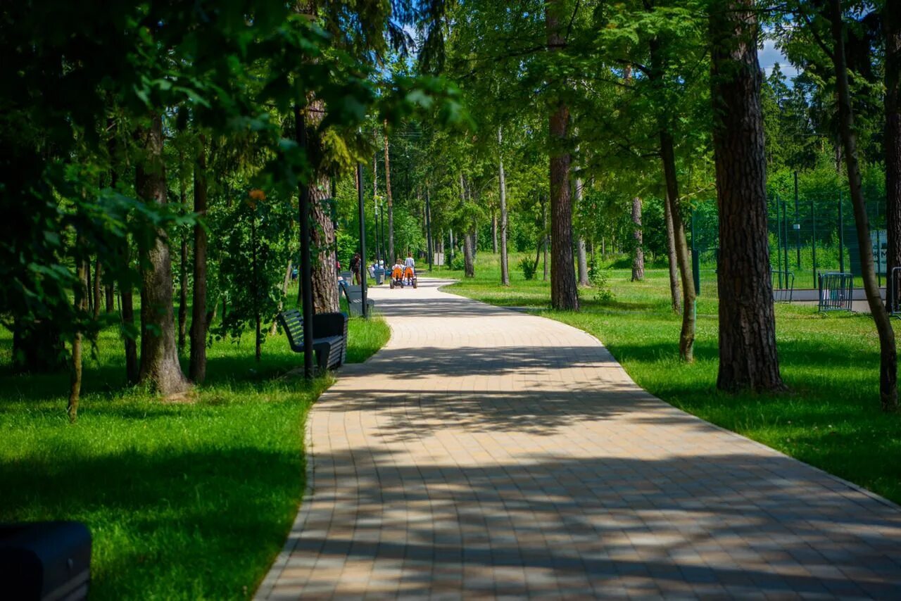 Сколько длится парк. Электросталь парк городской парк. Парк Восточный Электросталь. Сквер “Восточный” электросатль. Лесопарк Электросталь.