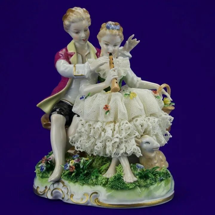 германские фарфоровые статуэтки. фарфоровая статуэтка volkstedt фолькштедт. антикварные статуэтки. фарфор гдр volkstedt. старинный немецкий фарфор.