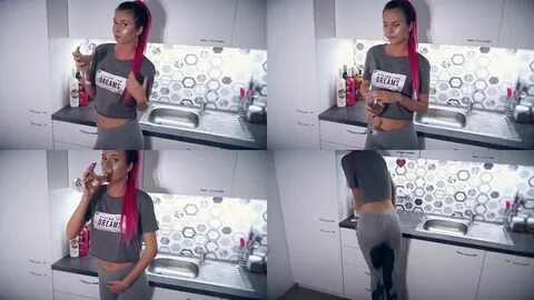 Sarah Nilson - Tipsy horny and wet accident.