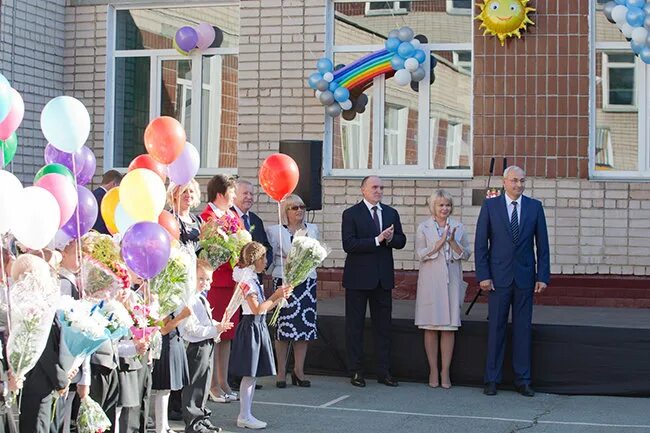 Сайт 41 челябинск. 41 Школа Челябинск. Школа номер 150 города Челябинск. Новости о школе 41 в Челябинске.