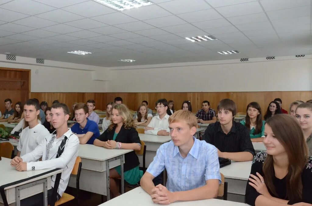 Донецкий университет управления. Торезский колледж. Академия управления донецк днр. Главный корпус академии управления донецк. Донецкий университет управления.