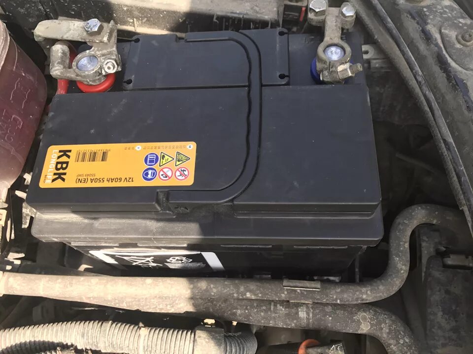 Astra h аккумулятор. Opel astra h 2008 аккумулятор. акб opel astra h 1.8. акб для opel astra h 1.6.