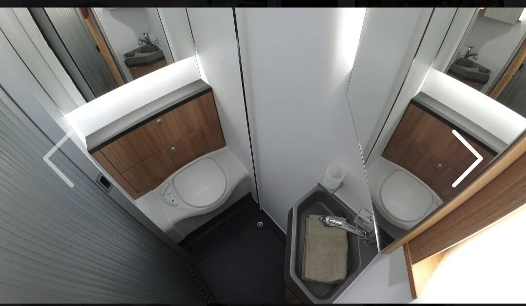 Sun living a70dk. Автодом санливинг a70dk. Уютный автодом внутри. Sun living перевод. Кастенвагены для американского рынка 2023 года.