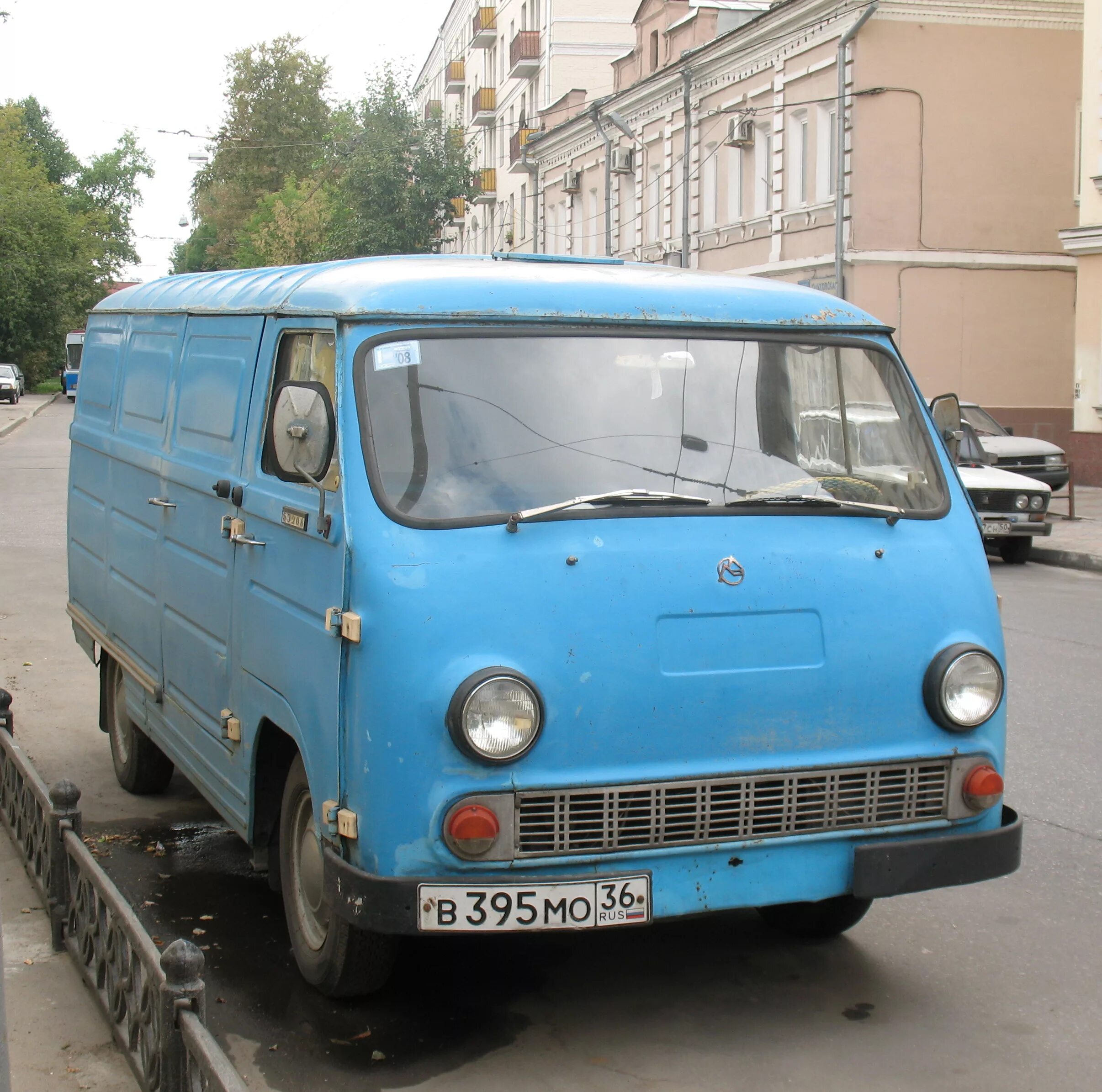 Ереванский автомобильный завод. Ераз 762 вгп. Раф-977 и ераз-762. Ераз 762 вгп. Ераз 762 бортовой.