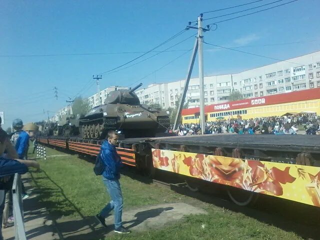 Поезд победы светлоград. Поезд Победы фото. Поезд Победы который сегодня был в Энгельсе. Поезд Победы фото снаружи. Что такое поезд Победы в Саратовской обл фото.