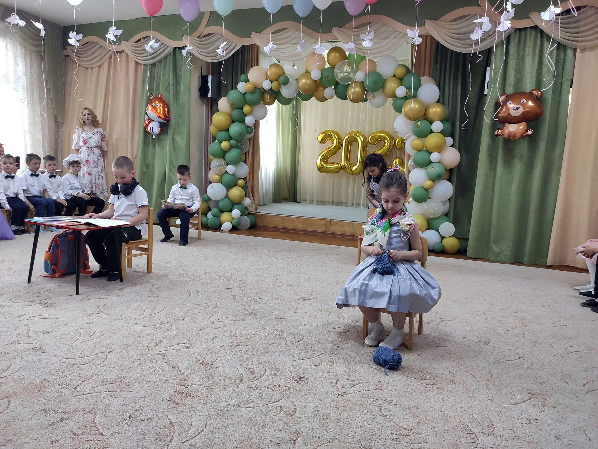 Уплывает наш кораблик. Уплывает наш кораблик