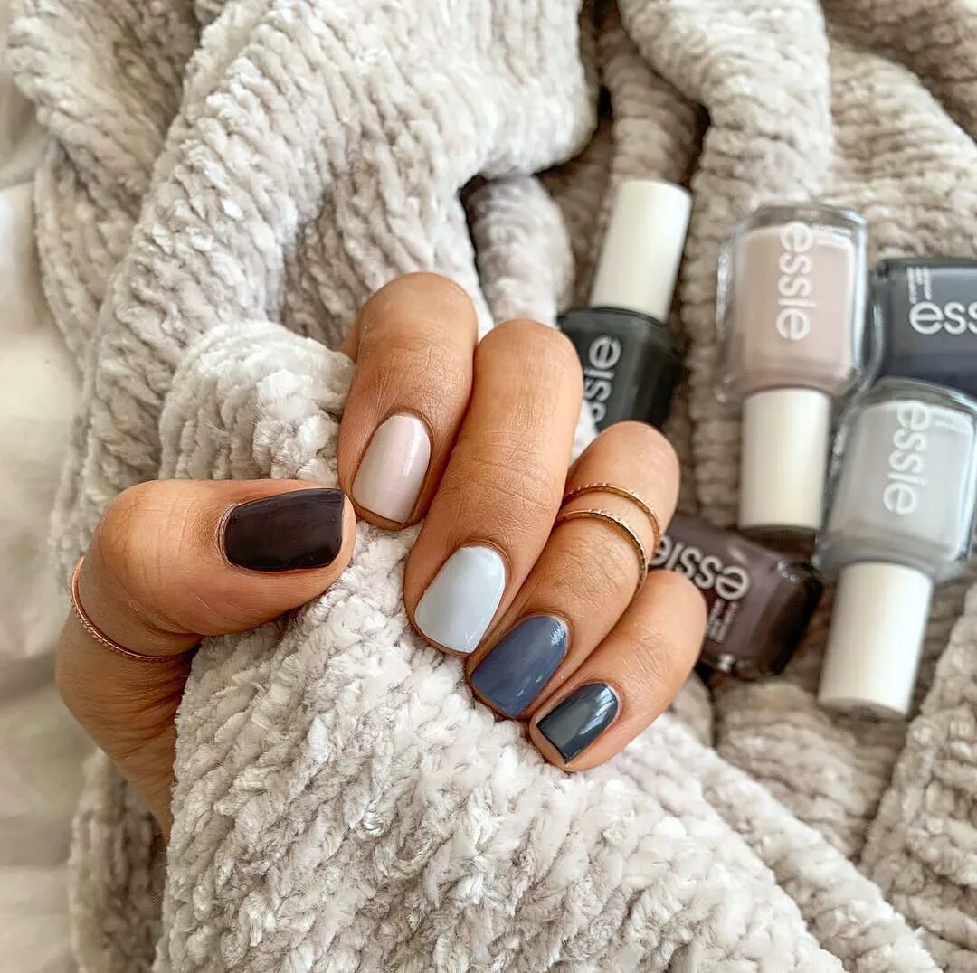 маникюр зима 2019 деловой. маникюр дизайн. модные цвета ногтей зима 2023. синие ногти маникюр миндаль. маникюр зима 2021 деловой.