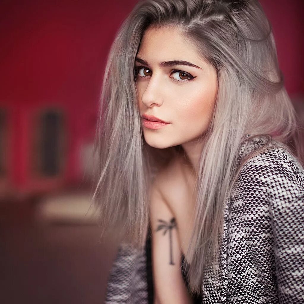 пепельные волосы у девушек. пепельный цвет волос. руссо платиновый цвет волос. анастасия брик. Hannah waites модель.