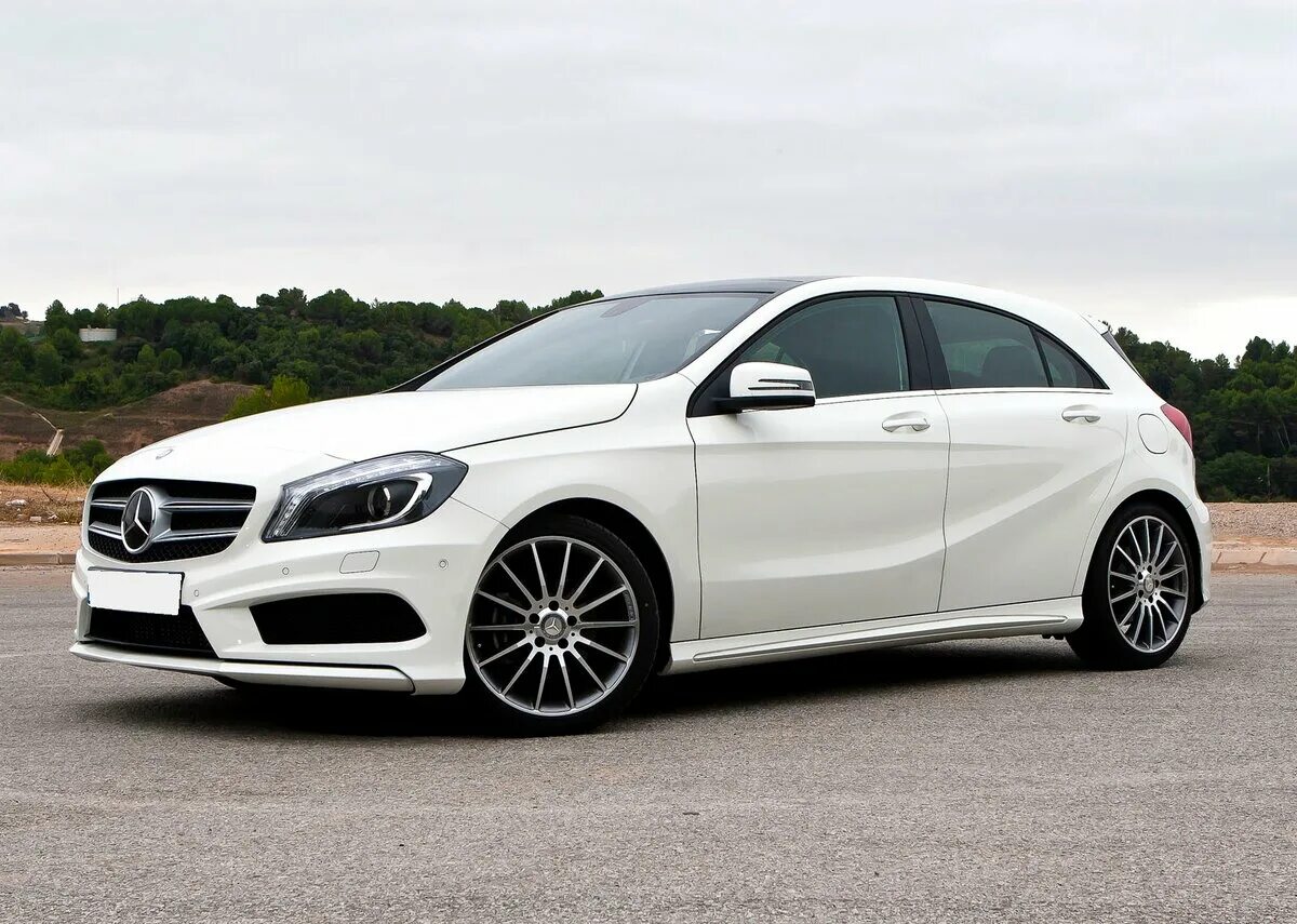 Class 2015. Mercedes benz 180. мерседес а 180 хэтчбек белый. mercedes benz a180 2015. мерседес бенц с 180.