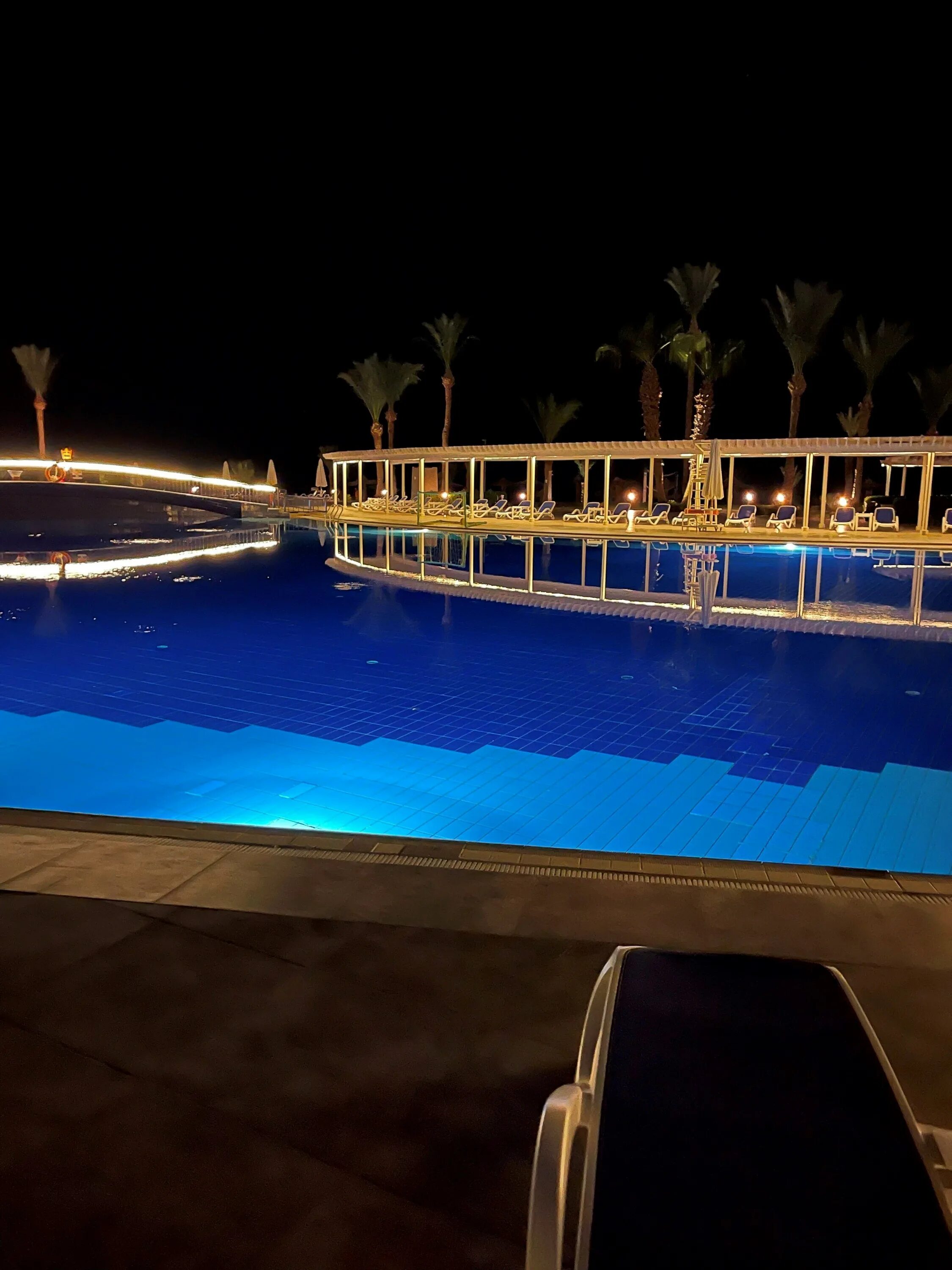 Aura pool. Бассейн aura skypool. аура пул дубай. аура скай пул дубай. бассейн аура скай пул дубай.