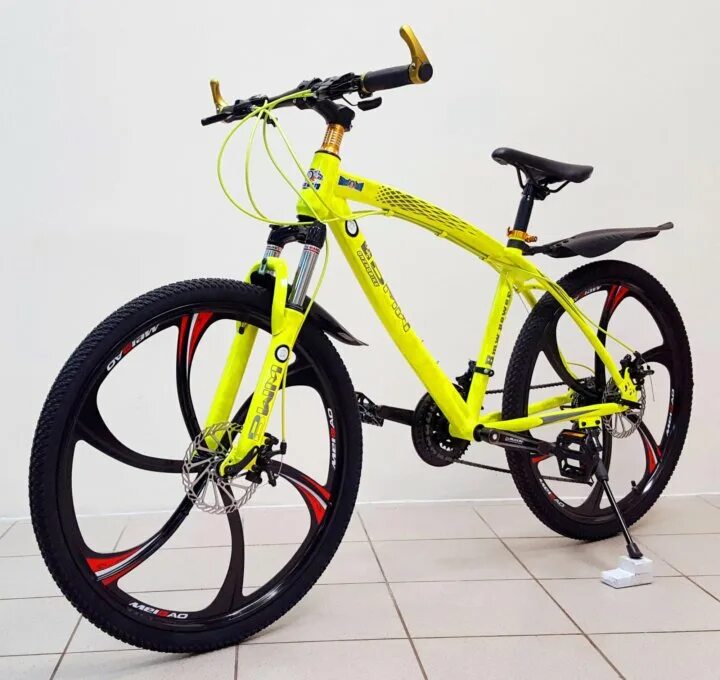 Купить велосипед со склада недорого. Горный велосипед БМВ. Велосипед БМВ желтый. Велосипед БМВ на литых дисках жёлтый. Велосипед БМВ 24 скорости.