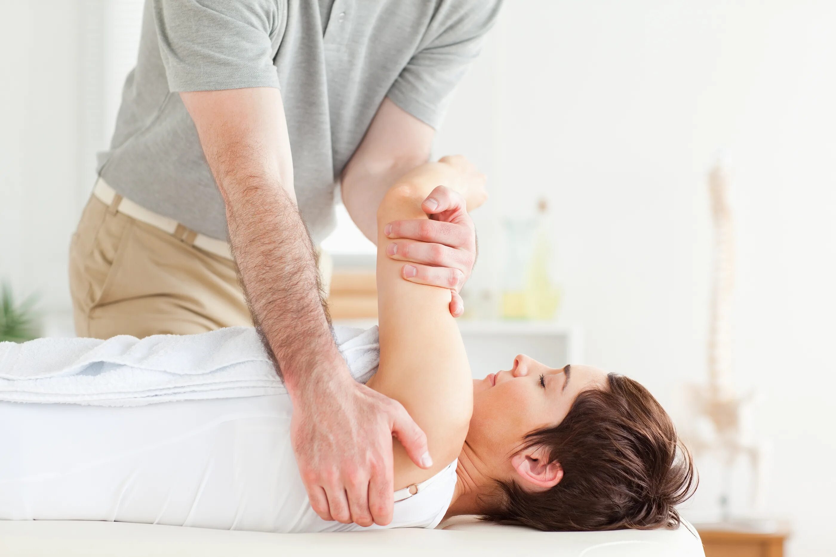 Хиропрактика мануальная терапия. Врач остеопат. Остеопатический массаж. Мягкие техники мануальной терапии. Mean massage