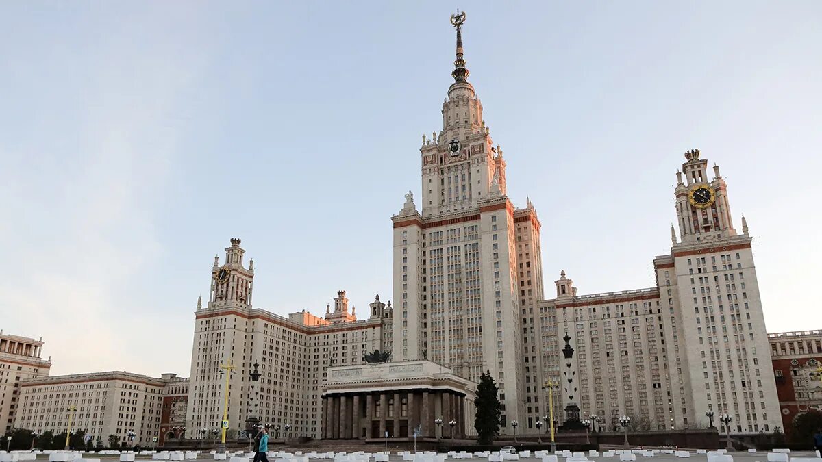 Ломоносовский университет в москве. Московский государственный университет перевод. Здание мгу на воробьевых горах чертеж. Московский государственный университет перевод. Московский государственный университет перевод.