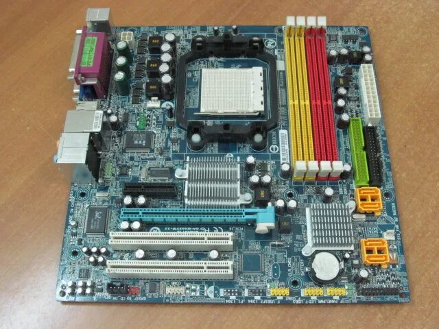 72 kd (socket 0). Материнская плата gigabyte ga-ma69vm-s2. Gigabyte ma69vm s2. Gigabyte ga-ma69vm-s2. Gigabyte ga-ma69vm-s2.