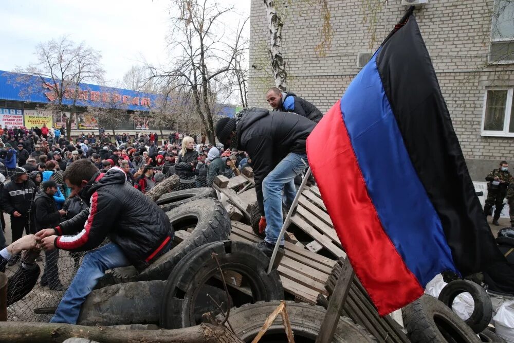 Славянска Донецкой народной Республики. Славянск апрель 2014. Славянск Донецкая область 2014. Город Славянск Украина. Новости часа славянск