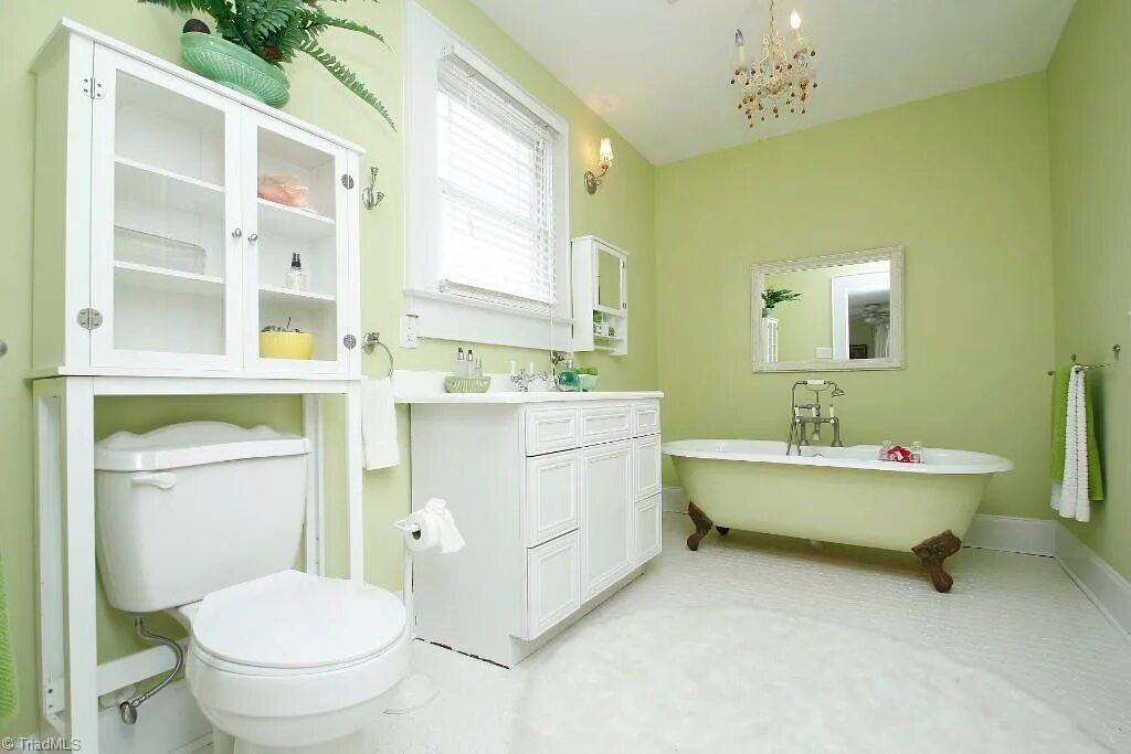 Крашенные стены в ванной. Окрашенные стены в ванной. Крашенная ванная комната. Ванная с покрашенными стенами. Какой краской можно покрасить в ванной